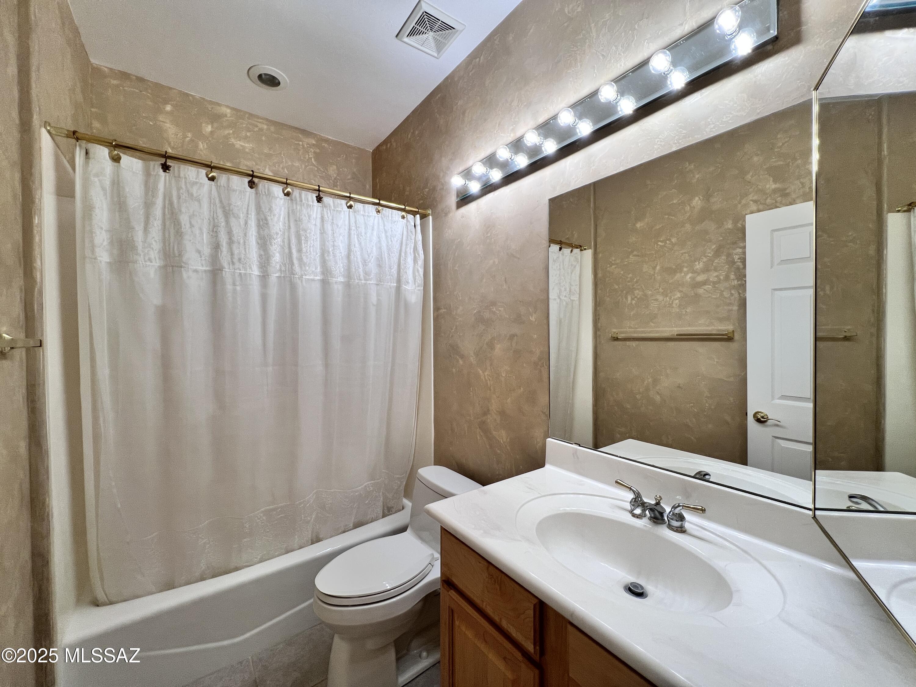 7449 East Ridge Point Road Tucson, AZ 85750 - Photo 20 of 36 Bathroom 2 is downstairs