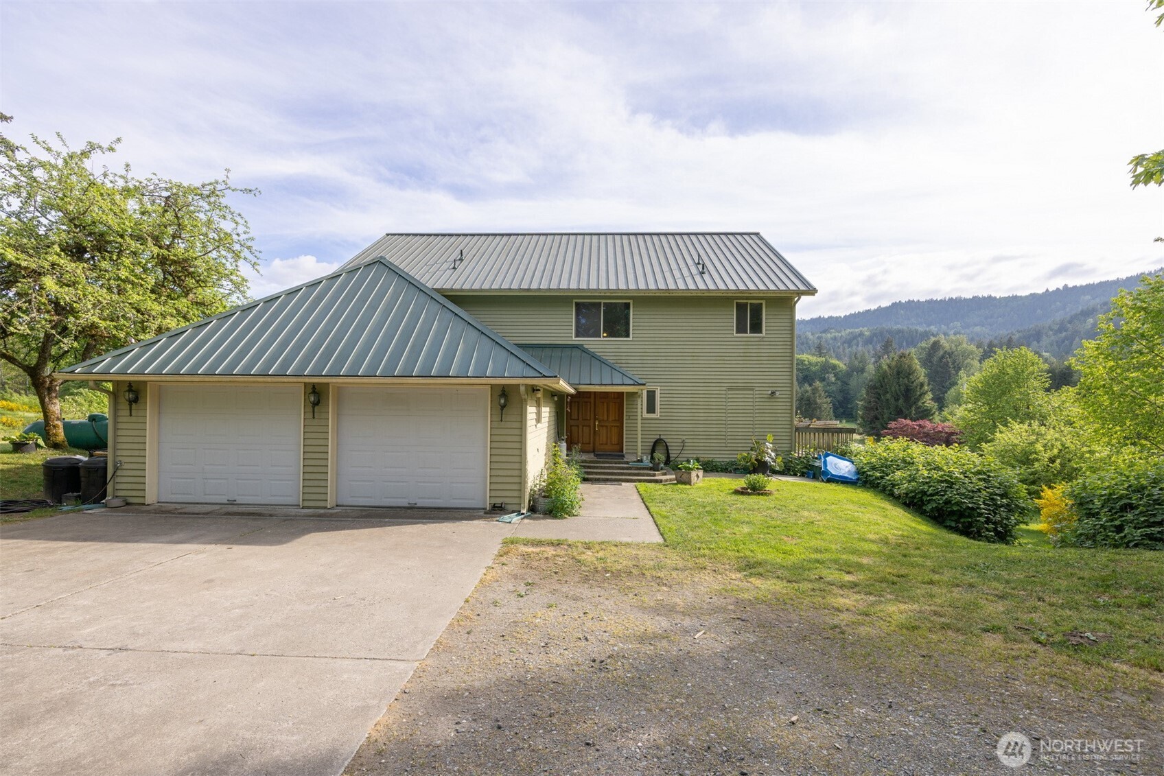 8120 Gordon Road Concrete, WA 98237 - Photo 7 of 37
