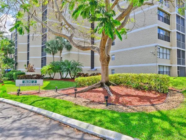 $359,000 | 16300 Golf Club Road, Unit 719, Weston, FL 33326