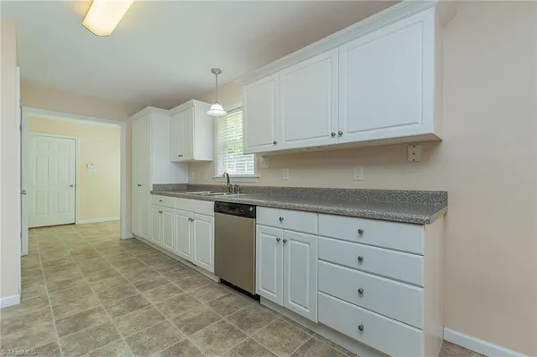 $269,900 | 676 Old Castle Drive, Randleman, NC 27317