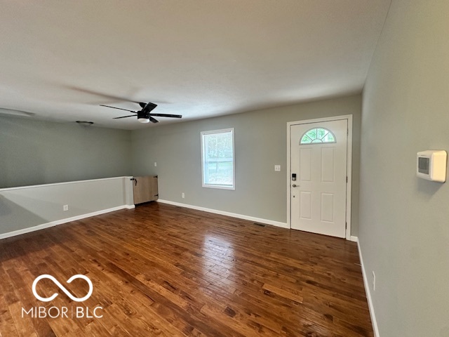 11630 West Georgetown Road Columbus, IN 47201 - Photo 3 of 32