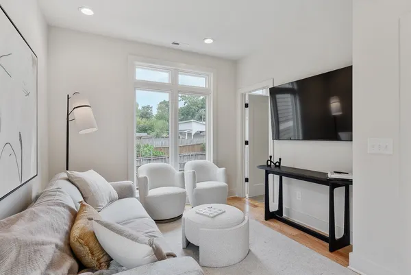 $3,500 | 1721 6th Avenue North, Unit 11, Nashville, TN 37208