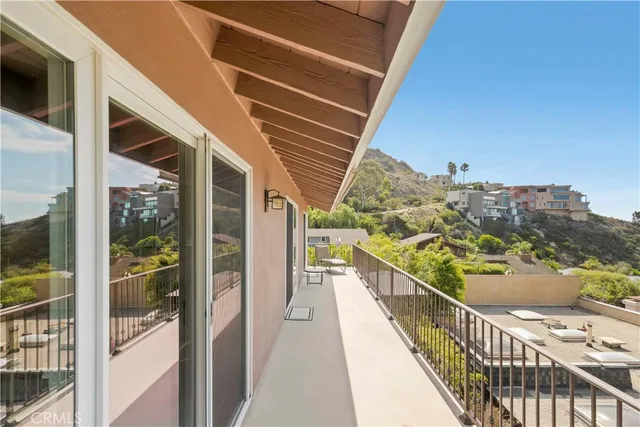 $2,950,000 | 480 Nyes Place, Laguna Beach, CA 92651