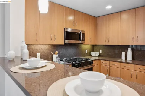 $419,000 | 1511 Jefferson Street, Unit PH 12, Oakland, CA 94612