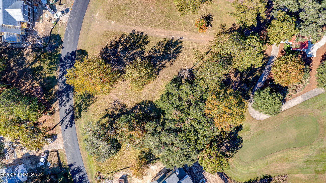 173 Oldfield Way Bluffton, SC 29909 - Photo 2 of 14 173OldfieldWayWR_MoonlightProductions-12