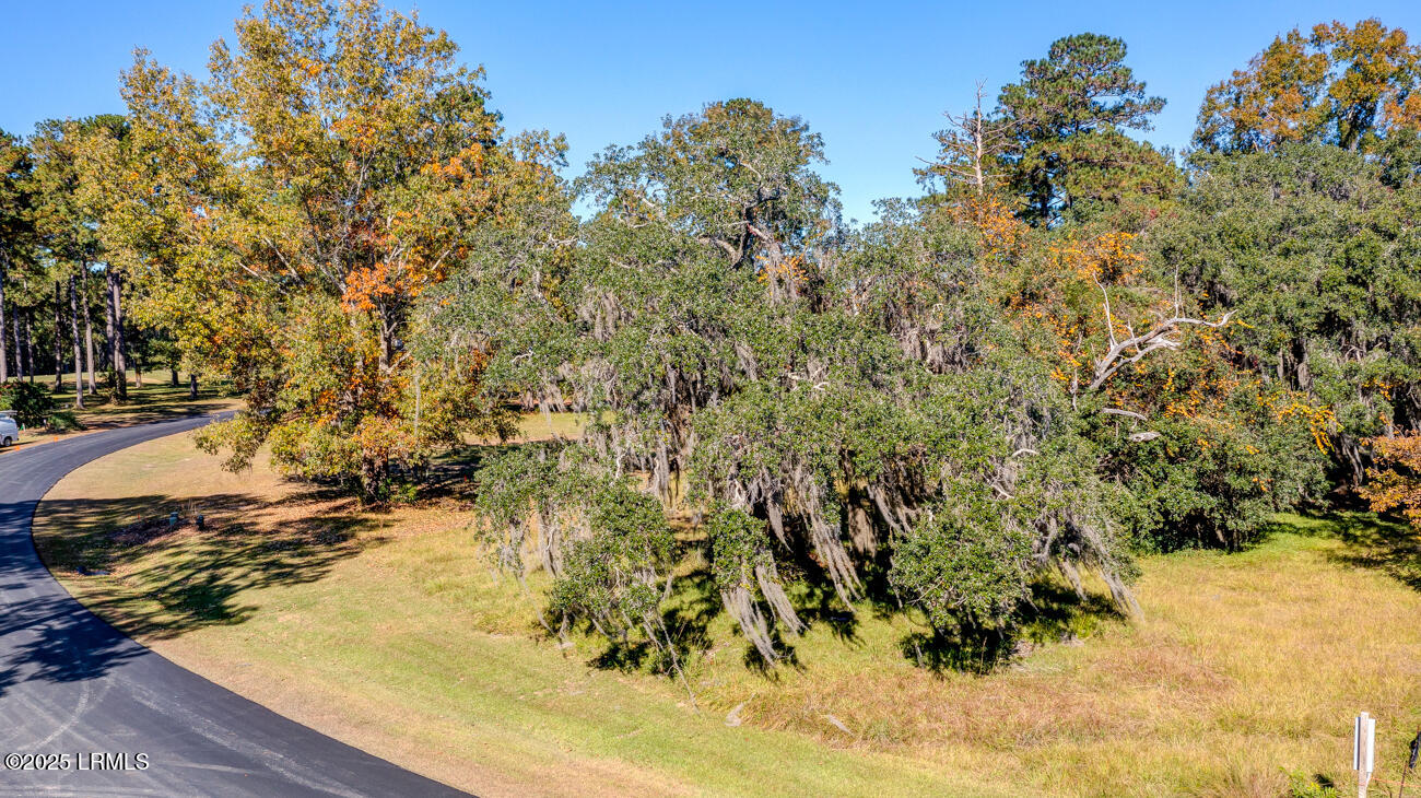 173 Oldfield Way Bluffton, SC 29909 - Photo 5 of 14 173OldfieldWayWR_MoonlightProductions-2