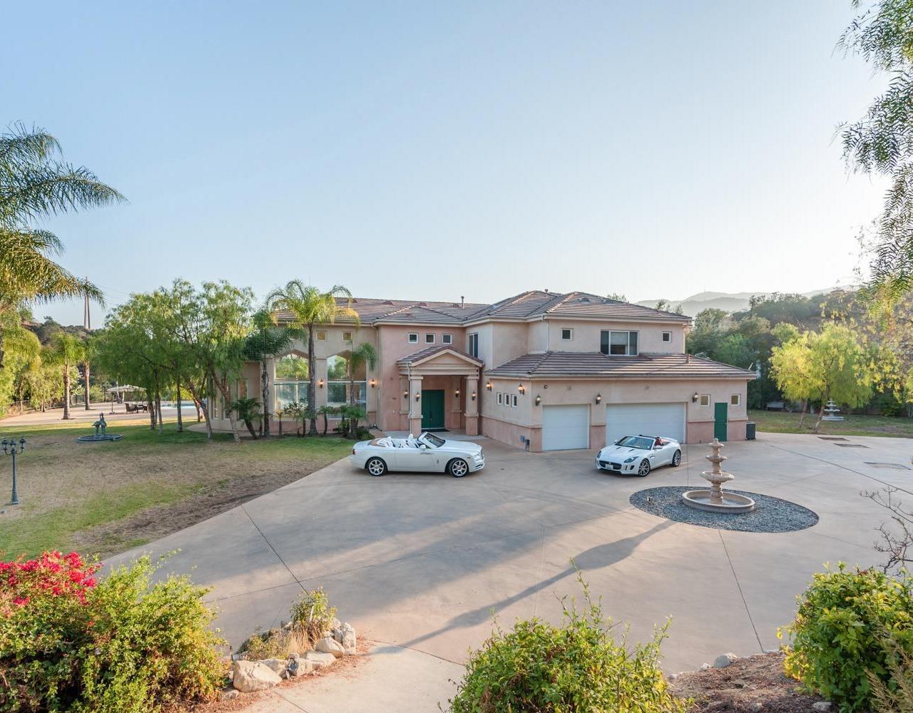 1905 Alpha Road Glendale, CA 91208 - Photo 1 of 34