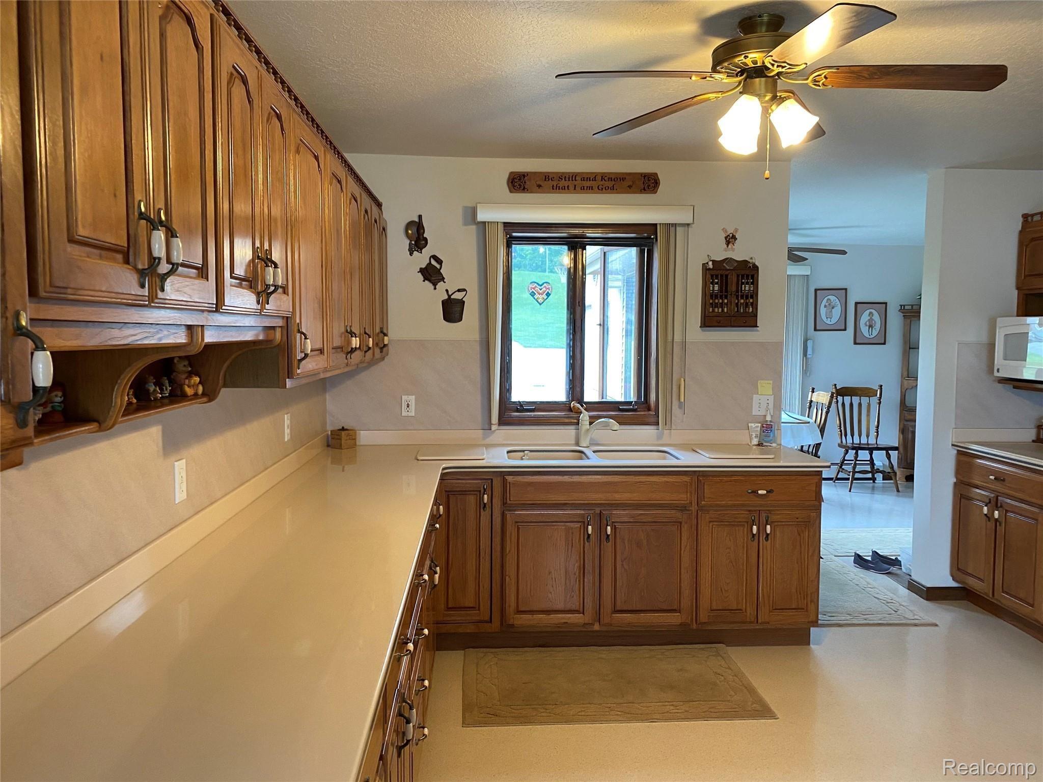 10516 Runyan Lake Road Fenton, MI 48430 - Photo 14 of 30 Newer Kitchen, Large & Open!