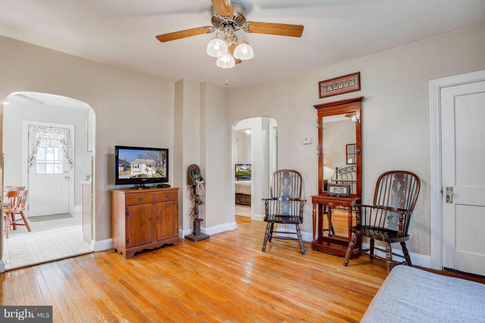 2622 Wycliffe Road Baltimore, MD 21234 - Photo 10 of 30 Living Room