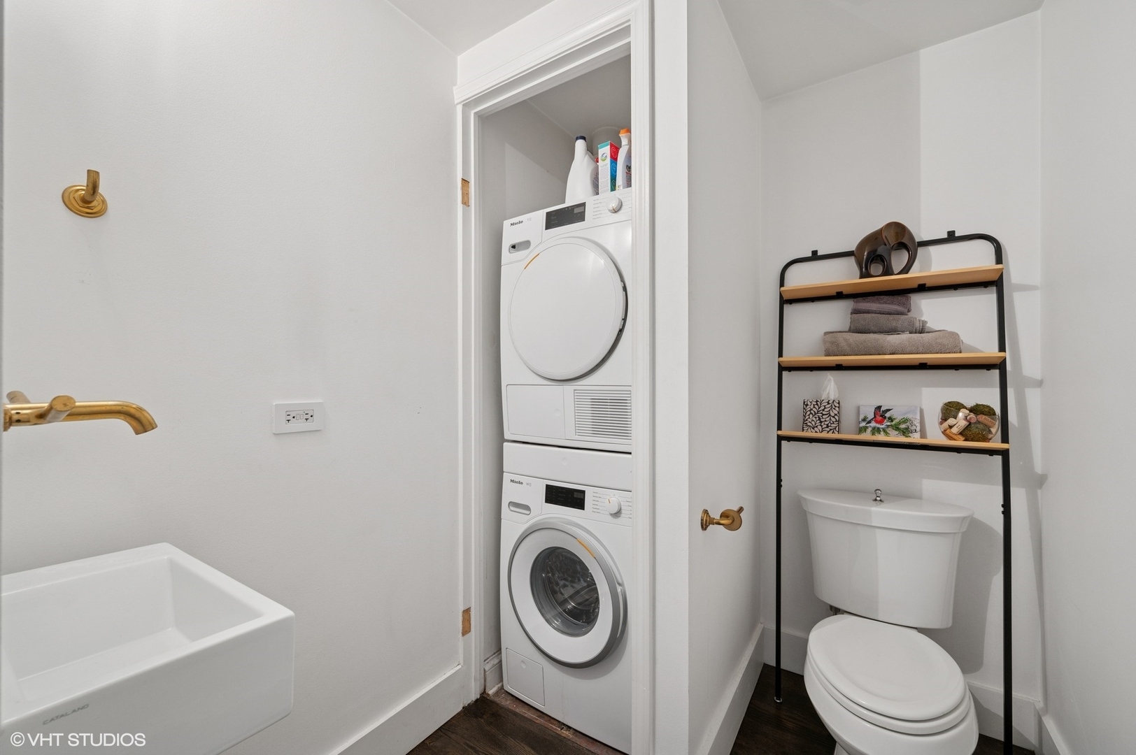 106 North Aberdeen Street, Unit 3A Chicago, IL 60607 - Photo 11 of 13 a bathroom with a toilet and a sink