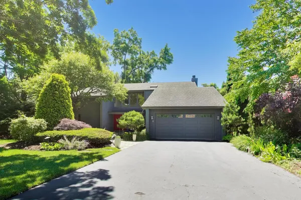 $925,000 | 11515 Burr Oak Lane, Burr Ridge, IL 60527