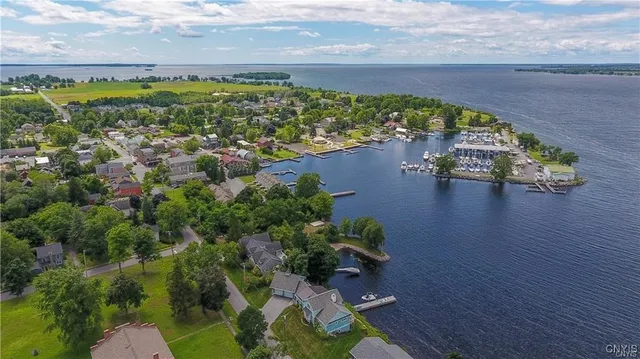 $1,950 | 202 Monroe Street, Hounsfield, NY 13685