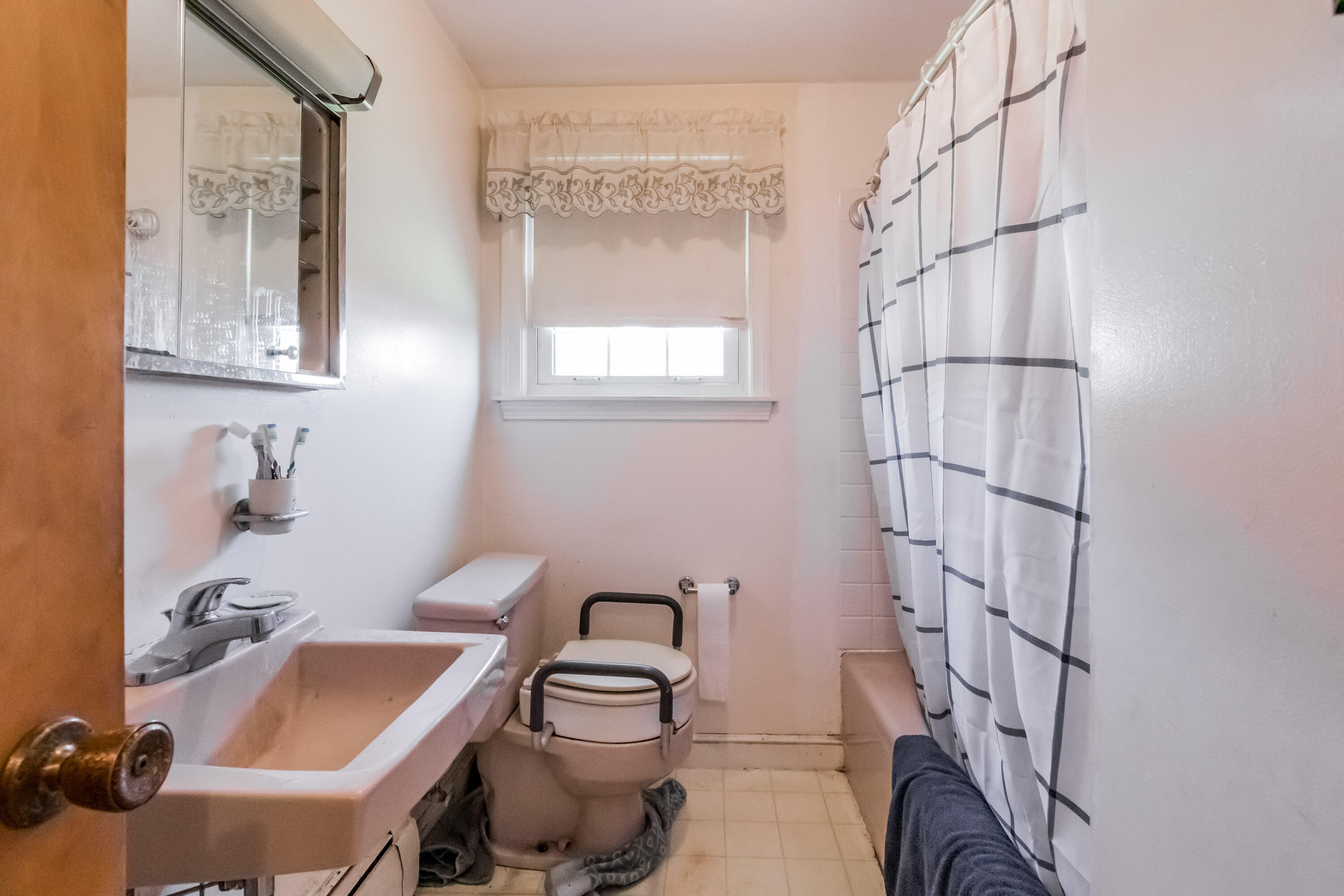 27 Samuel Road Portland, ME 04103 - Photo 22 of 51 20220511ms-82023