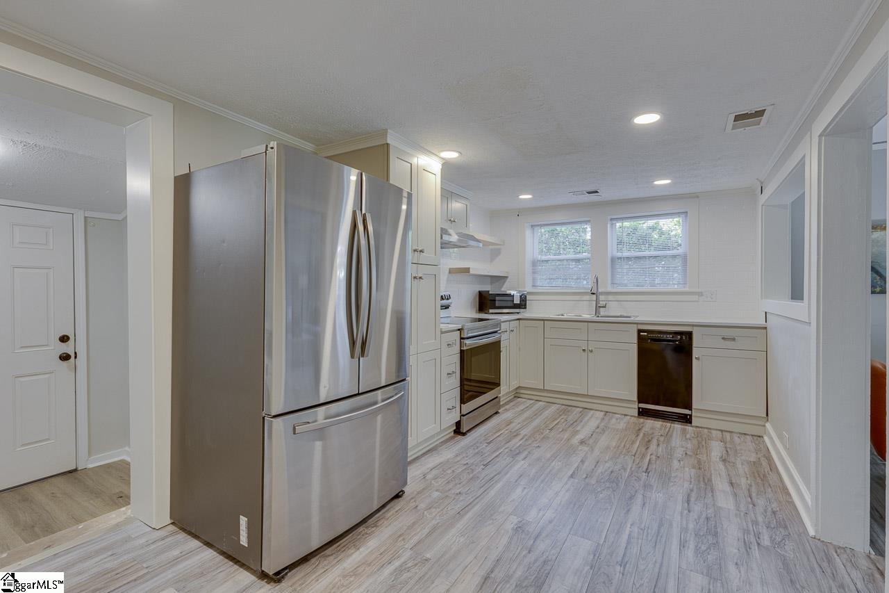 26 8th Street Greer, SC 29651 - Photo 11 of 25