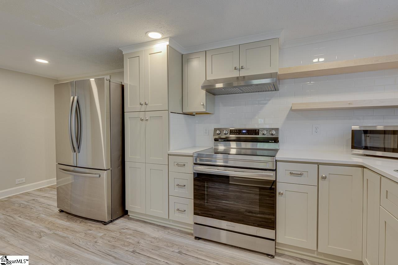 26 8th Street Greer, SC 29651 - Photo 13 of 25