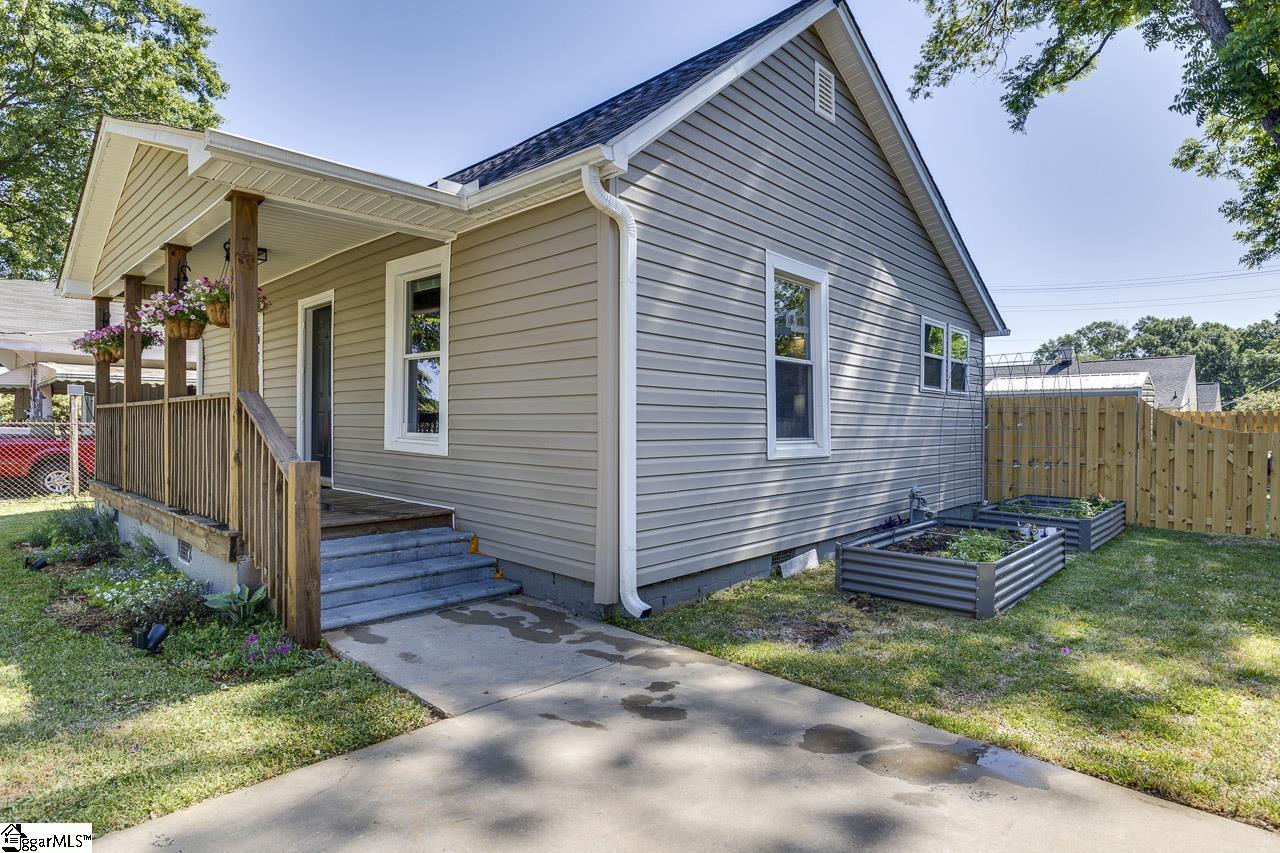 26 8th Street Greer, SC 29651 - Photo 4 of 25