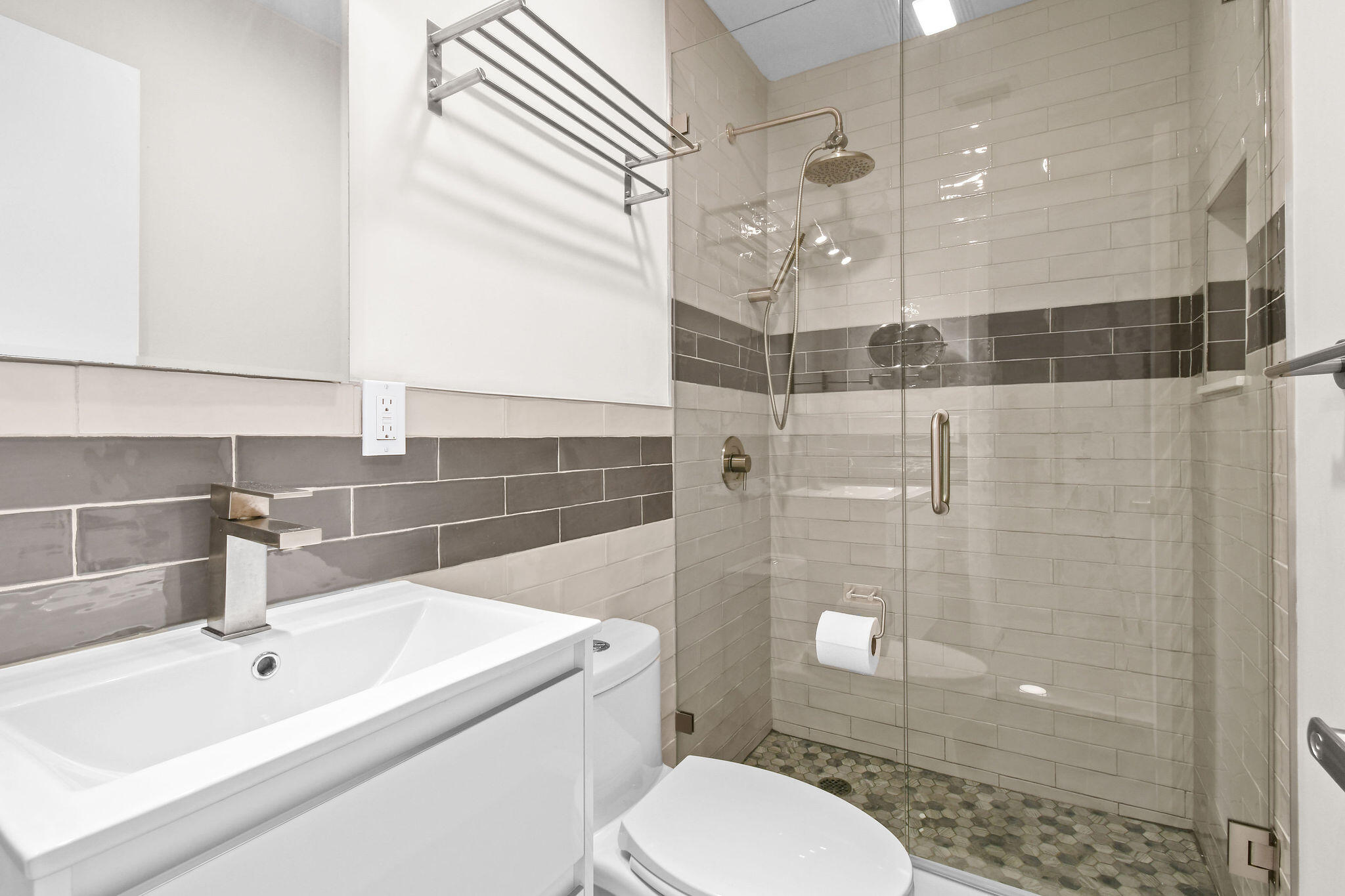 1100 Surf Road, Unit 214 Singer Island, FL 33404 - Photo 13 of 46 1100SurfRd#214,SingerIsland(23)