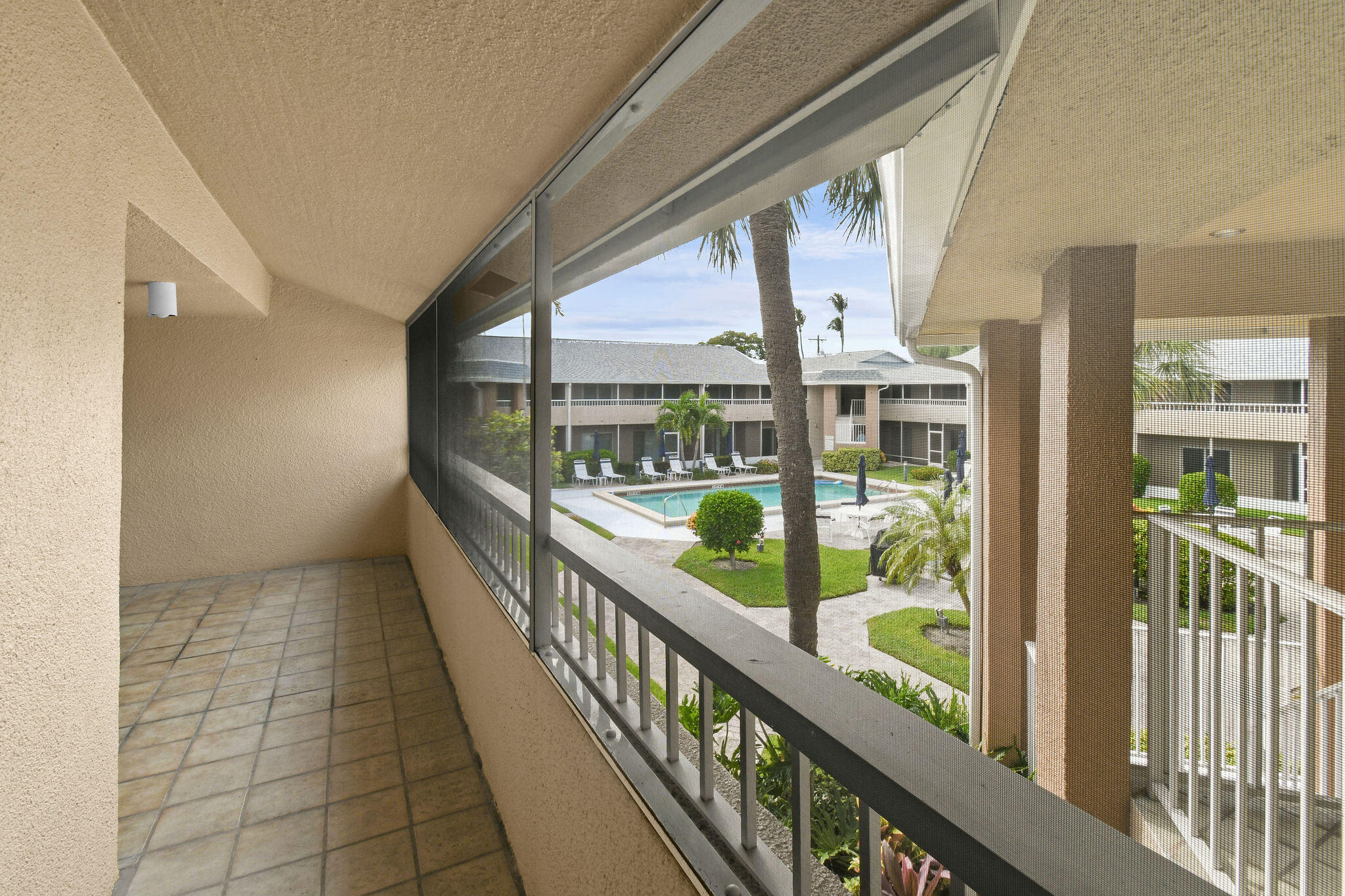 1100 Surf Road, Unit 214 Singer Island, FL 33404 - Photo 15 of 46 1100SurfRd#214,SingerIsland(27)