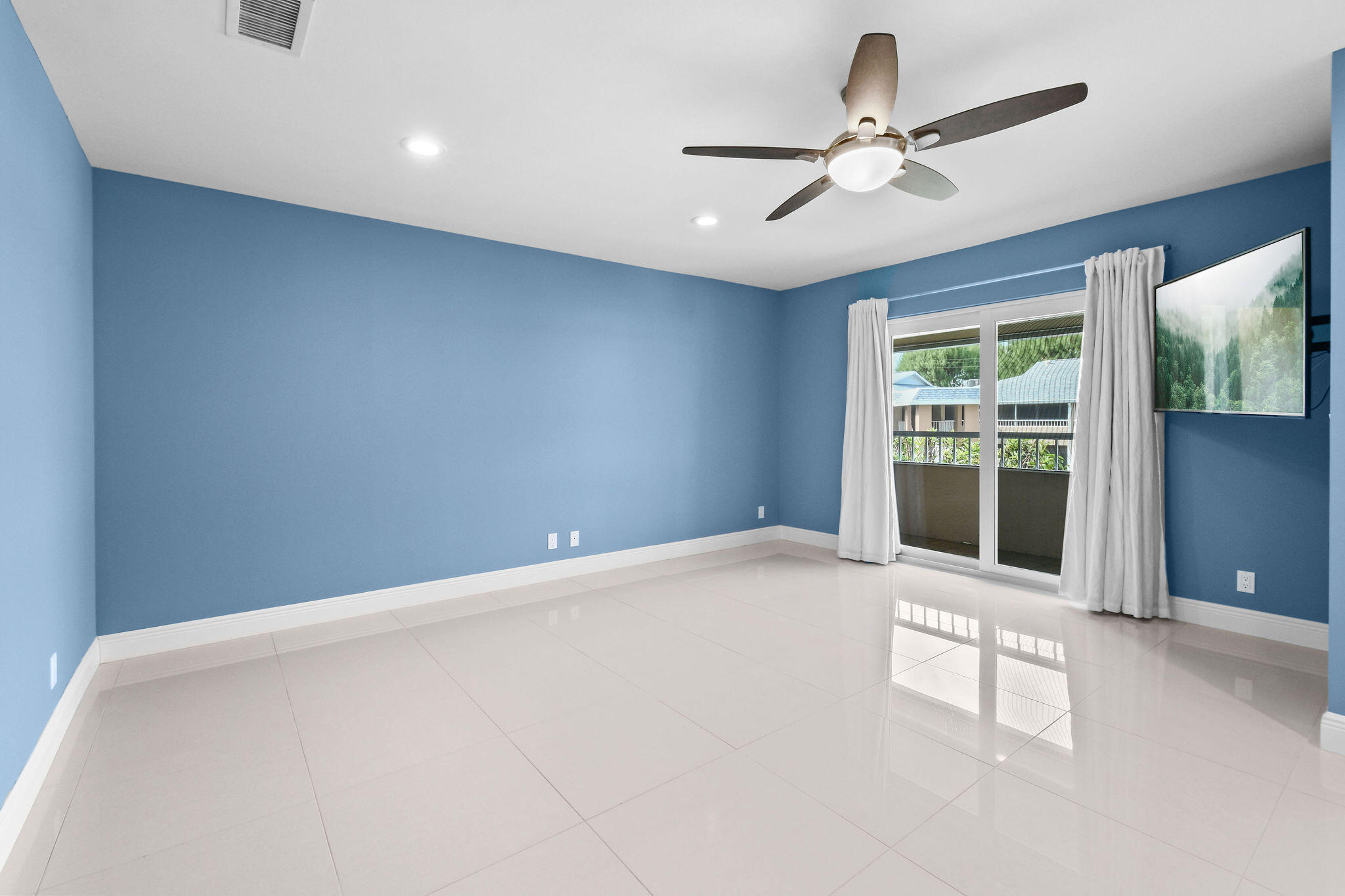 1100 Surf Road, Unit 214 Singer Island, FL 33404 - Photo 19 of 46 1100SurfRd#214,SingerIsland(28)