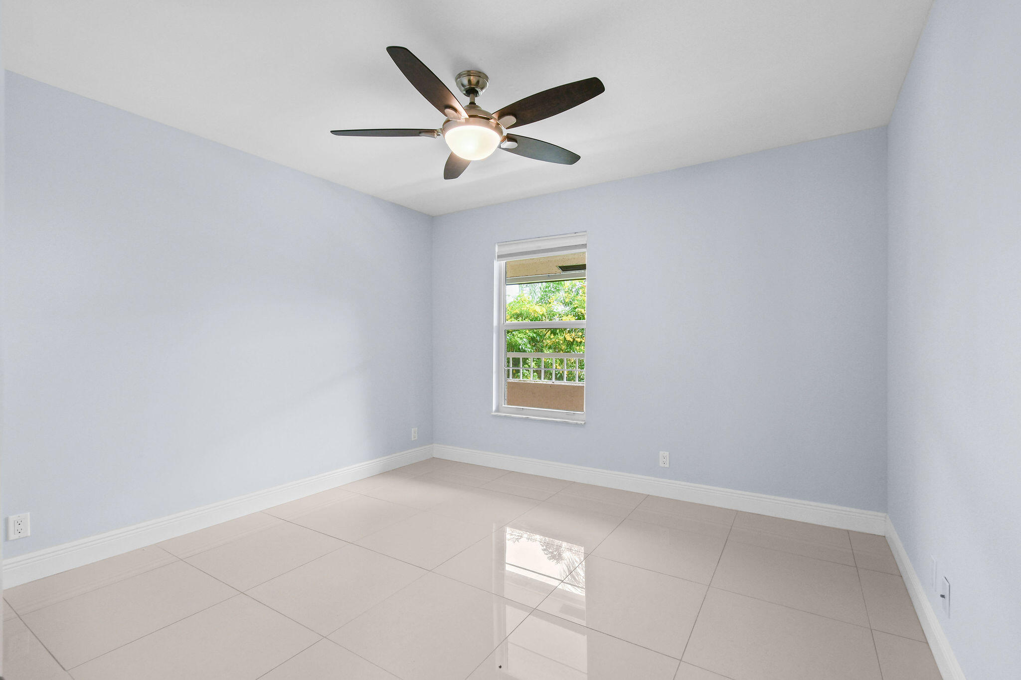 1100 Surf Road, Unit 214 Singer Island, FL 33404 - Photo 25 of 46 1100SurfRd#214,SingerIsland(42)