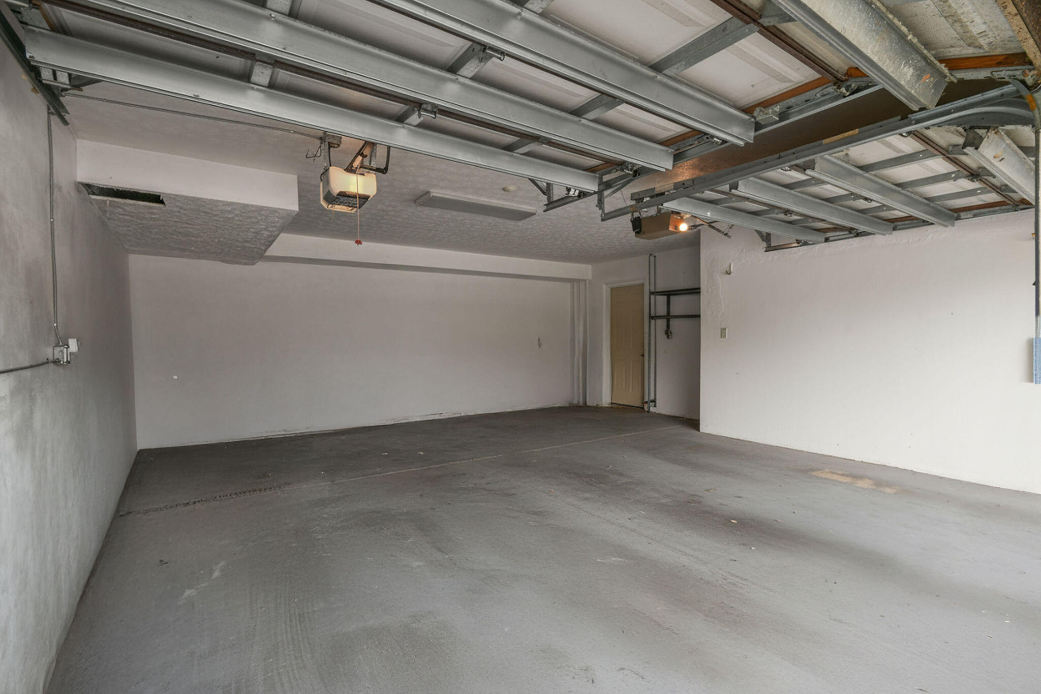 1100 Surf Road, Unit 214 Singer Island, FL 33404 - Photo 45 of 46 1100SurfRd#214-Garage(4)