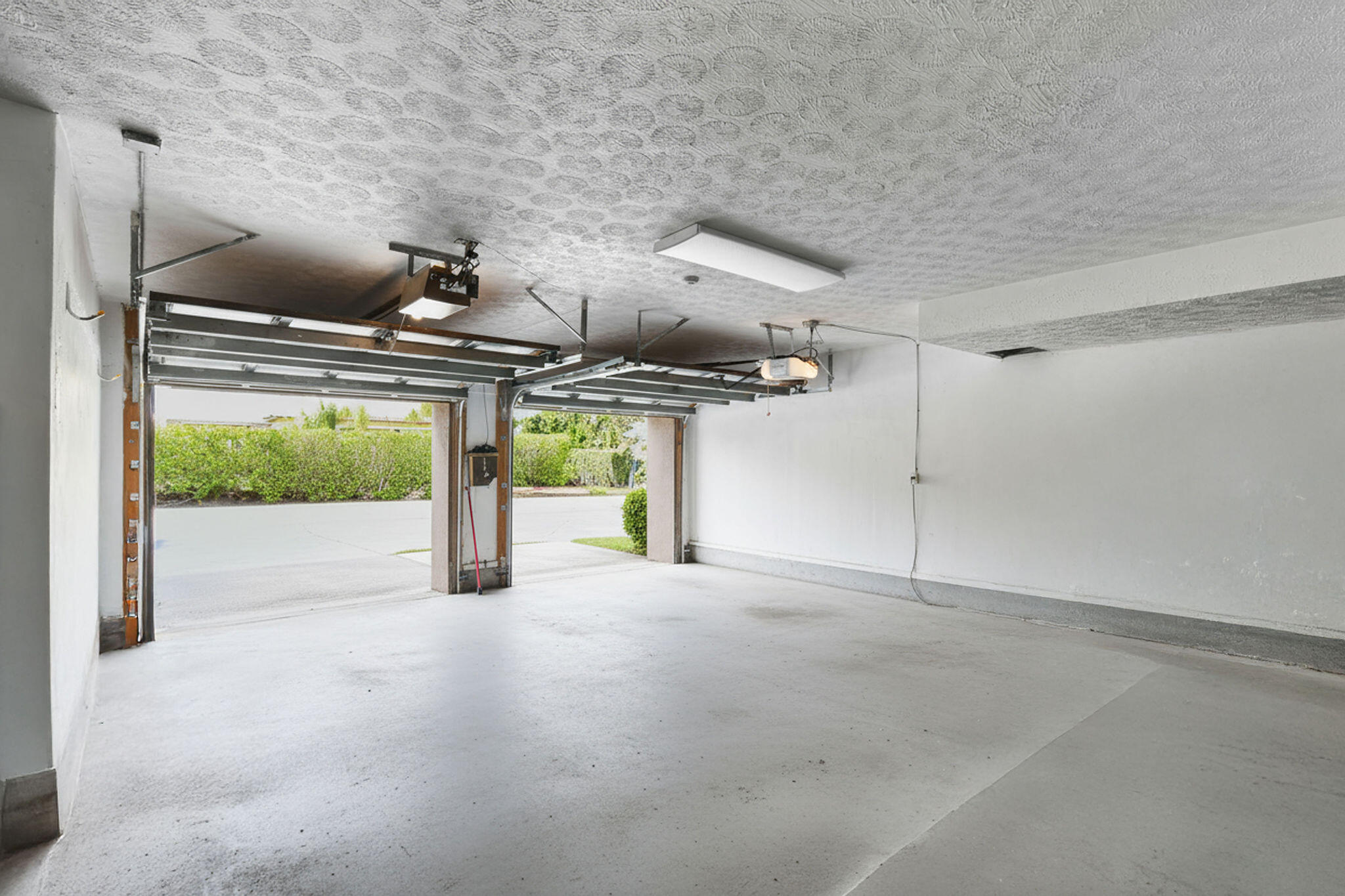 1100 Surf Road, Unit 214 Singer Island, FL 33404 - Photo 46 of 46 1100SurfRd#214-Garage(5)