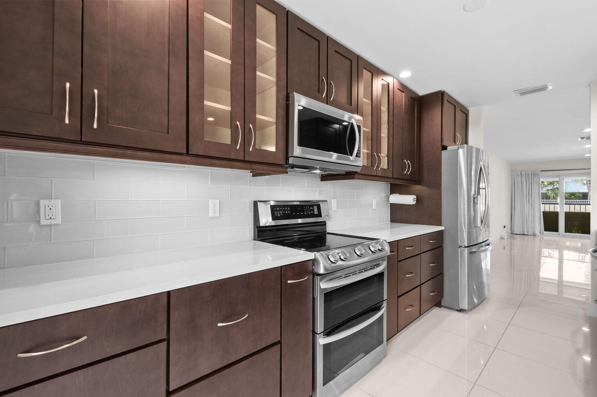 1100 Surf Road, Unit 214 Singer Island, FL 33404 - Photo 9 of 46 1100SurfRd#214,SingerIsland(15)