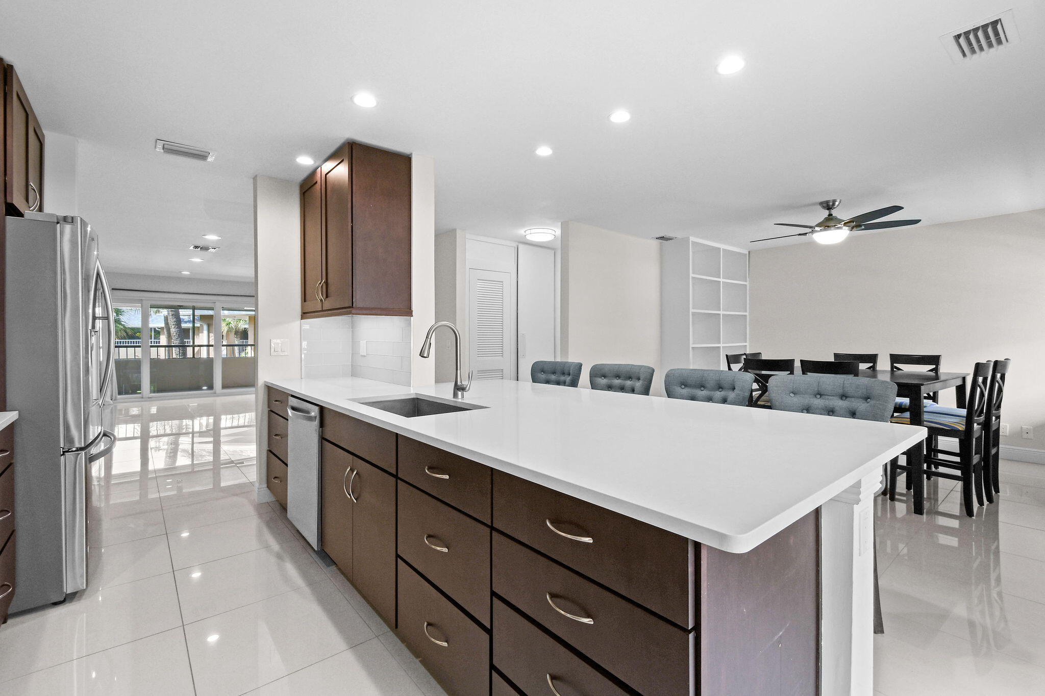 1100 Surf Road, Unit 214 Singer Island, FL 33404 - Photo 10 of 46 1100SurfRd#214,SingerIsland(16)