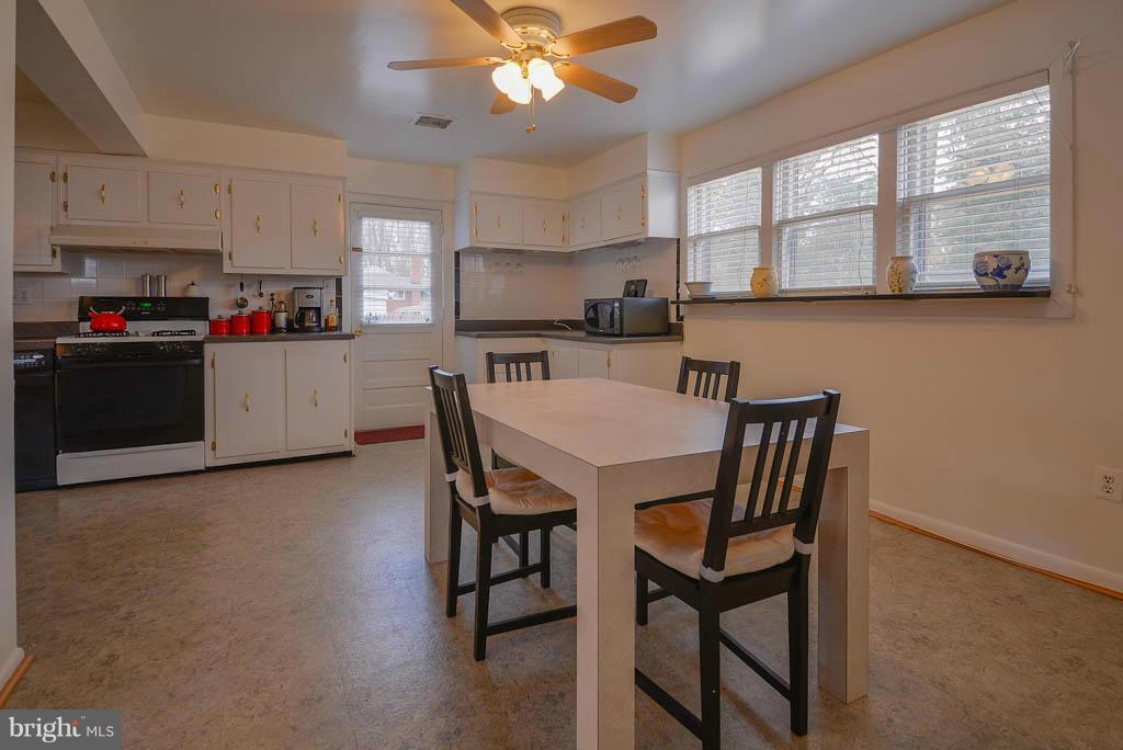2709 Finch Street Silver Spring, MD 20902 - Photo 8 of 28 Kitchen