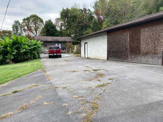636 Chadwell Road Kingsport, TN 37660 - Photo 9 of 28 IMG_0912