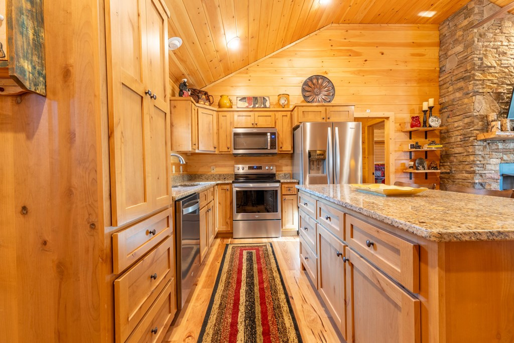 101 Abbygale Road Murphy, NC 28906 - Photo 8 of 44 Custom Alder Wood Cabinets