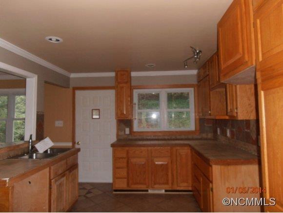 738 Gallimore Road Brevard, NC 28712 - Photo 5 of 13 Gallery Image 5