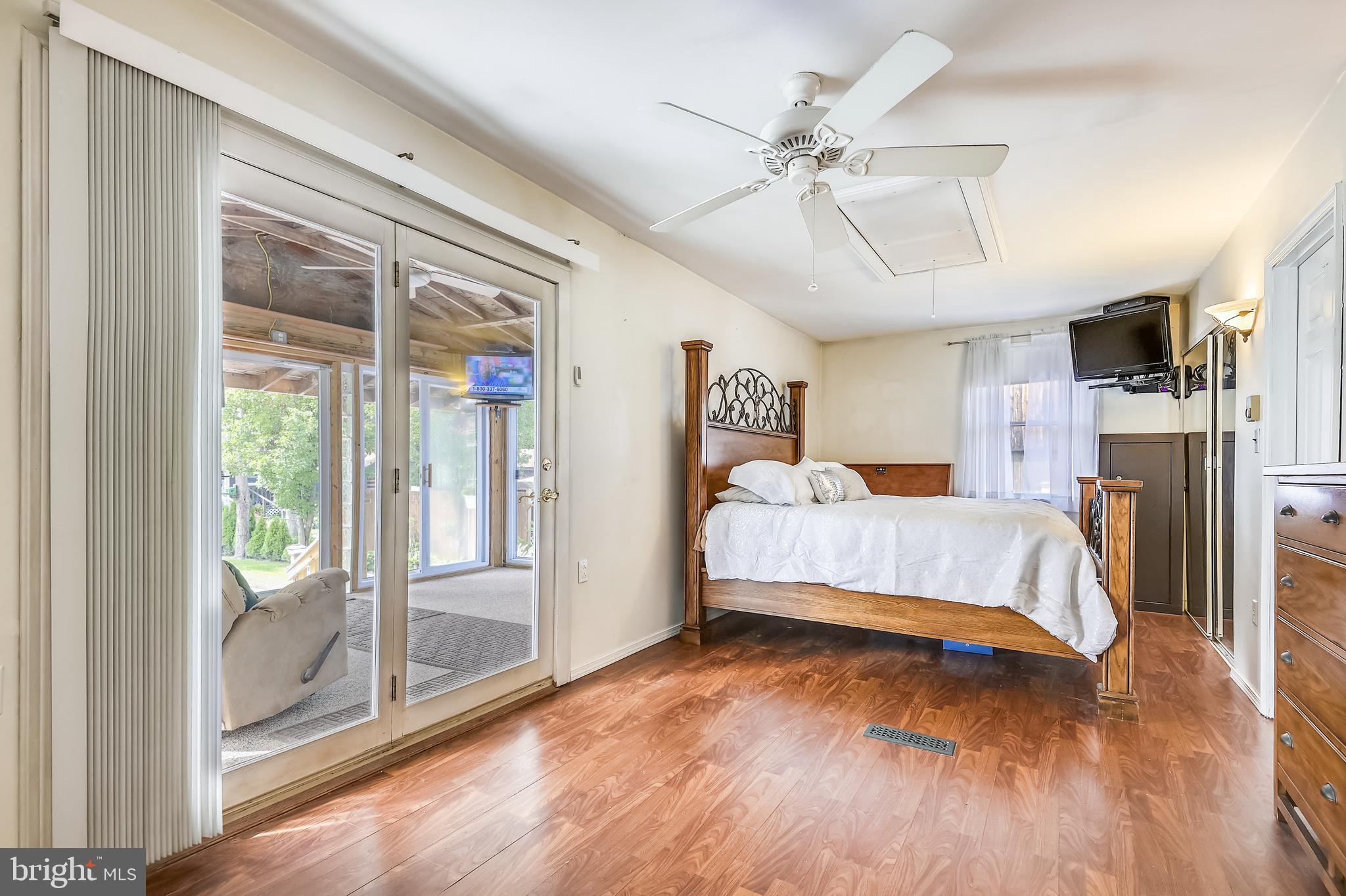 7331 Chesapeake Road Baltimore, MD 21220 - Photo 24 of 35 Slider to Sunroom