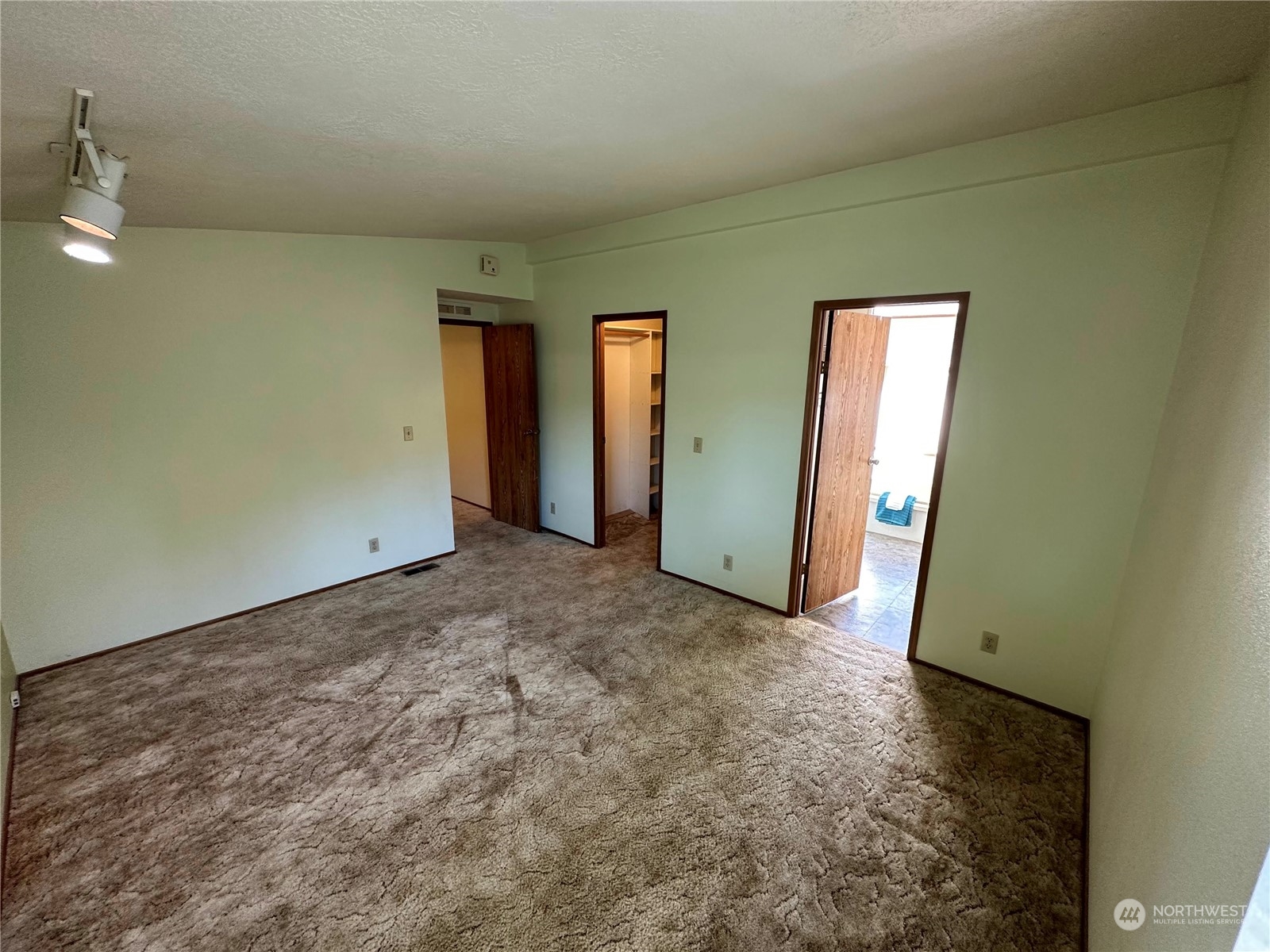 2283 Rincon Avenue, Unit 92 Enumclaw, WA 98022 - Photo 21 of 25 a view of a room with window