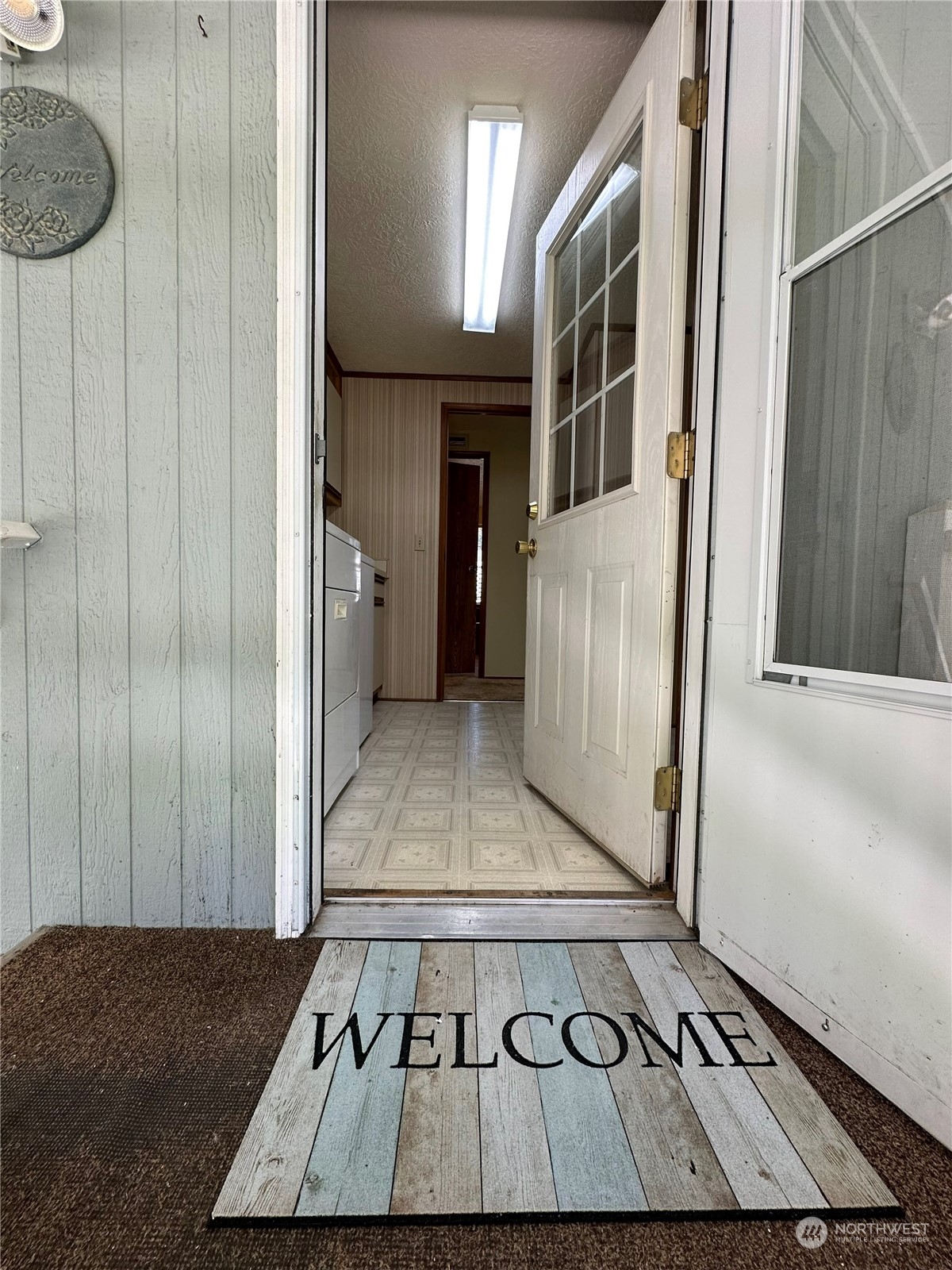 2283 Rincon Avenue, Unit 92 Enumclaw, WA 98022 - Photo 8 of 25 a view of an entryway