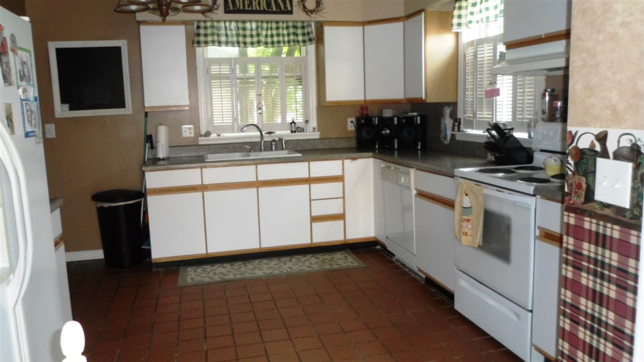 807 Monroe Street Rochester, IN 46975 - Photo 6 of 10