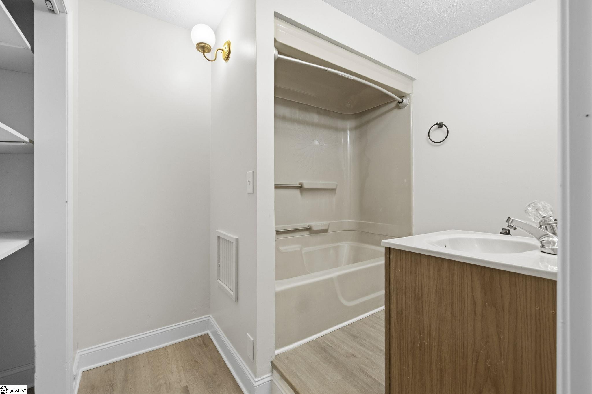4208 Old Buncombe Road Greenville, SC 29617 - Photo 29 of 41 Gallery Image 29
