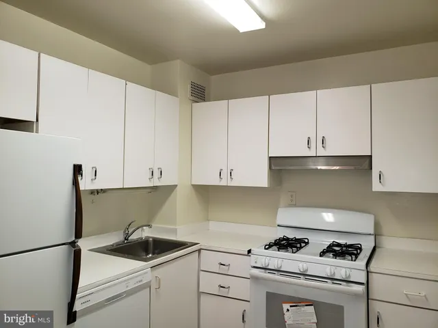 $1,350 | 130 Slade, Unit 511, Pikesville, MD 21208