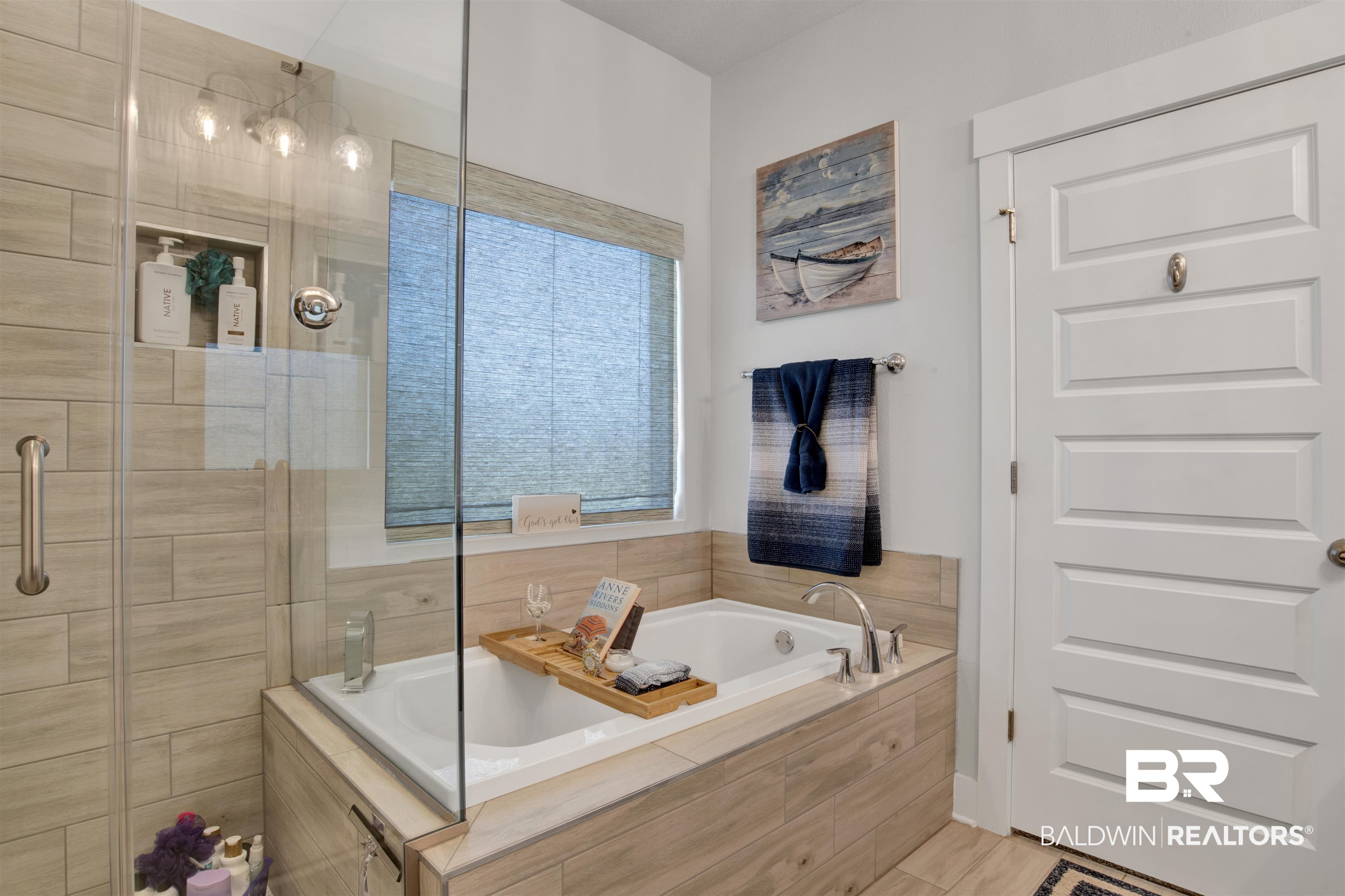 10113 Lakeview Drive Foley, AL 36535 - Photo 23 of 34 Bathroom with separate shower and tub