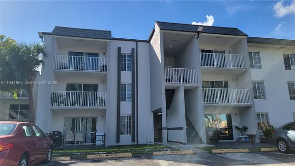 $1,900 | 4804 Northwest 79th Avenue, Unit 303, Doral, FL 33166