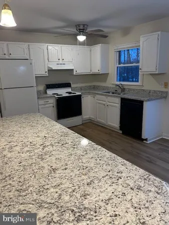 $2,400 | 309 Maden Street, Fredericksburg, VA 22407