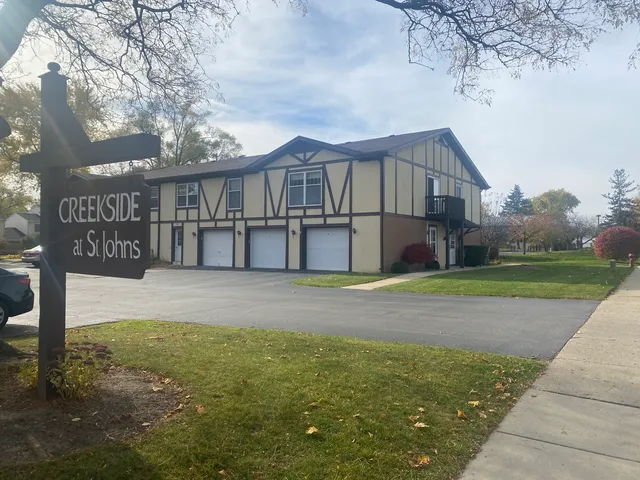 $169,900 | 404 St Johns Road, Unit C, Woodstock, IL 60098