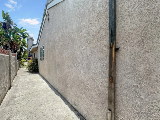 $1,400,000 | 15332 Shasta Lane, Huntington Beach, CA 92647