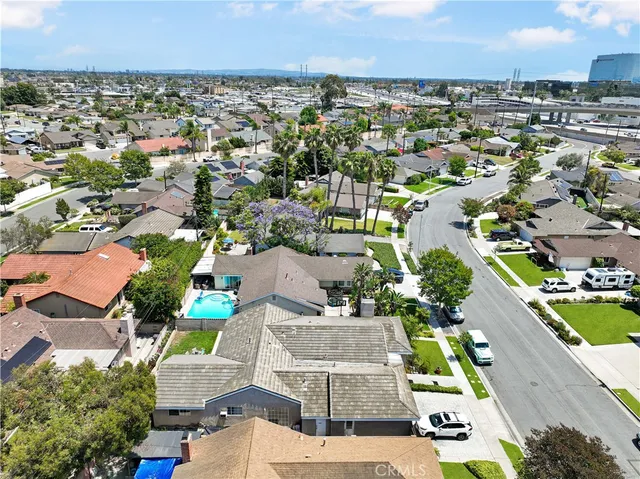 $1,400,000 | 15332 Shasta Lane, Huntington Beach, CA 92647