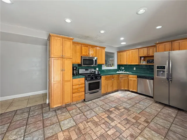 $1,400,000 | 15332 Shasta Lane, Huntington Beach, CA 92647