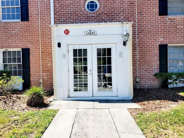 $1,300 | 13832 Orange Sunset Drive, Unit 202, Tampa, FL 33618