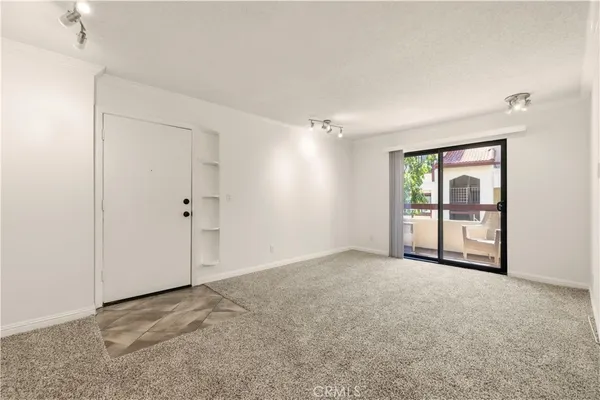 $365,000 | 18193 Sundowner Way, Unit 815, Canyon Country, CA 91387