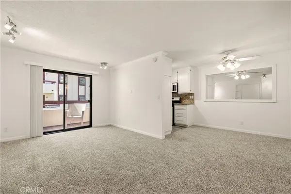 $365,000 | 18193 Sundowner Way, Unit 815, Canyon Country, CA 91387