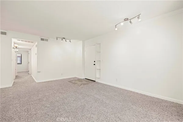 $365,000 | 18193 Sundowner Way, Unit 815, Canyon Country, CA 91387
