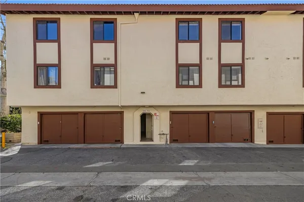 $365,000 | 18193 Sundowner Way, Unit 815, Canyon Country, CA 91387